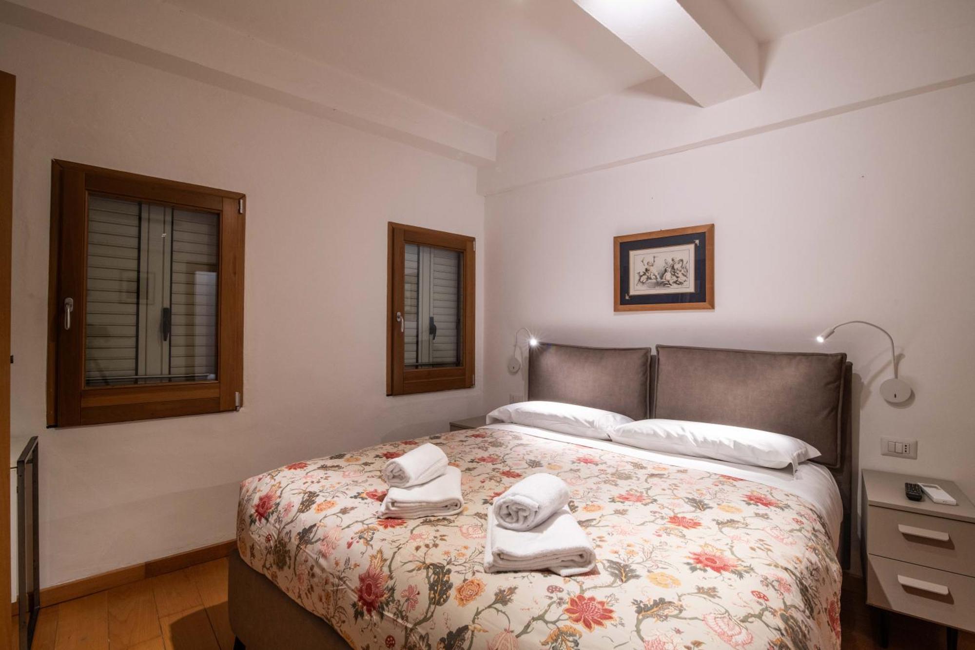 Apartment In The Heart Of *